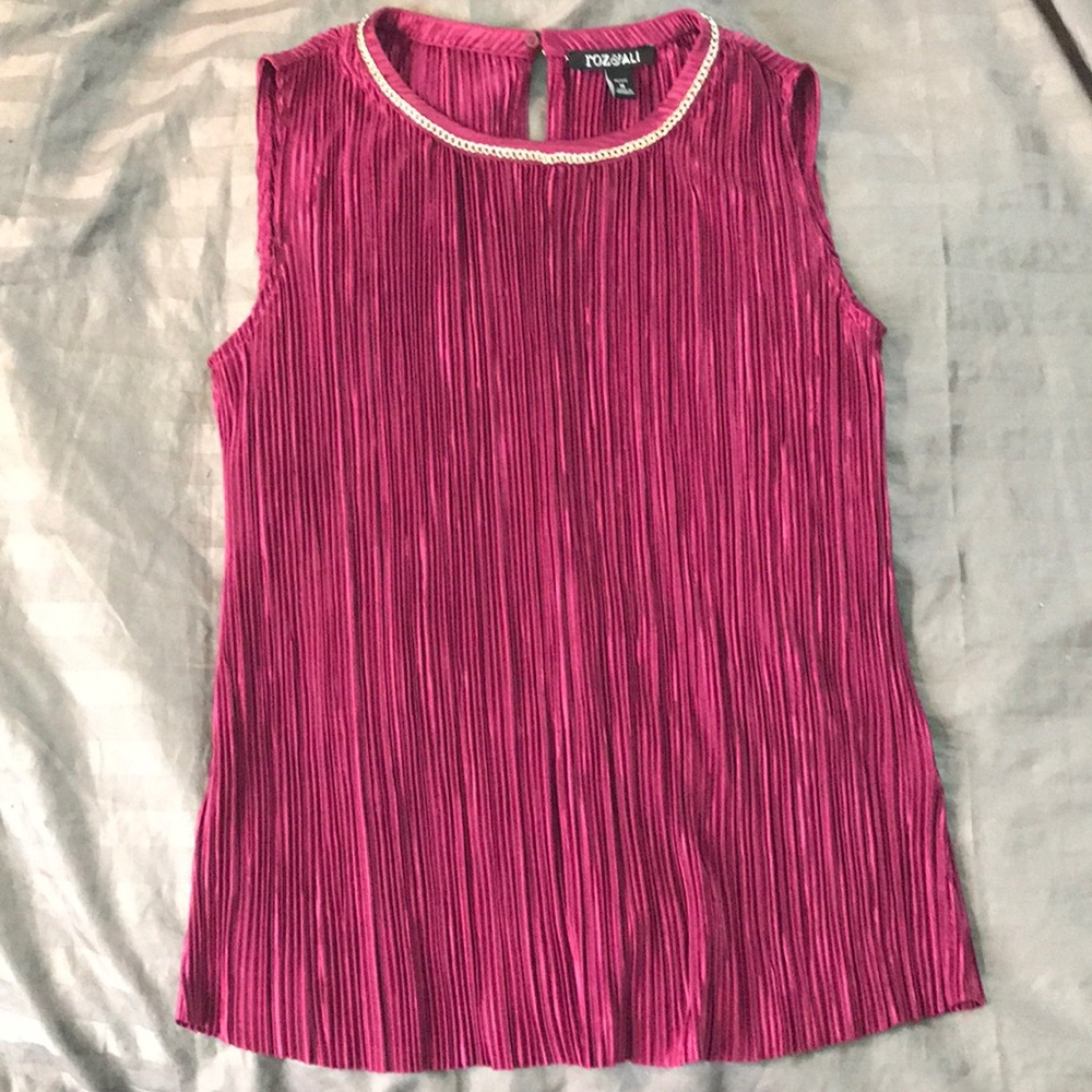 Price drop!! Women’s dress shirt (sleeveless)